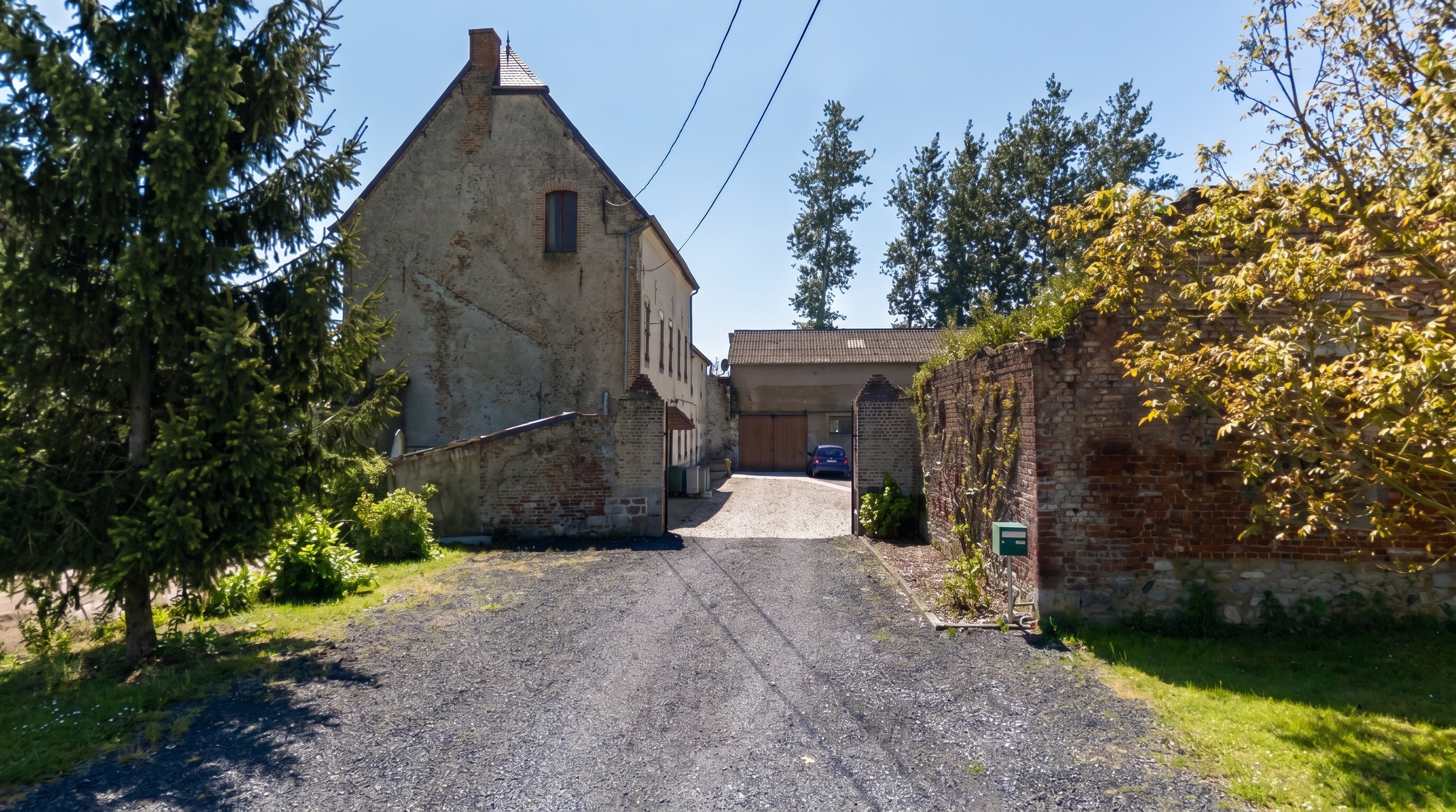 Archive ferme entrée 02